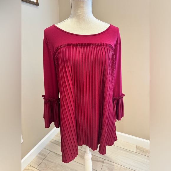 VALERIE STEVENS Gorgeous Pleated Blouse - Picture 1 of 6